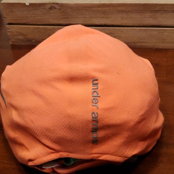 COPY - NWT Womens Under Armour Qualifier lighted run cap - Picture 5 of 9